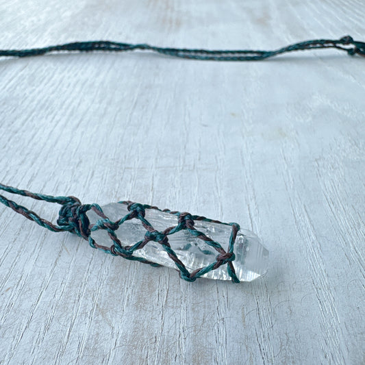 世界に一つあなたを守るマクラメ水晶ネックレス✨ブルーxブラウン