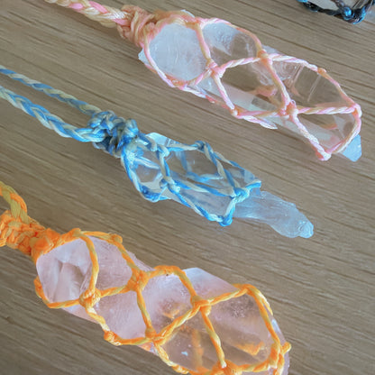 🌺ハワイ満月浄化｜世界にひとつの原石水晶 マクラメお守りアクセサリー🌕✨